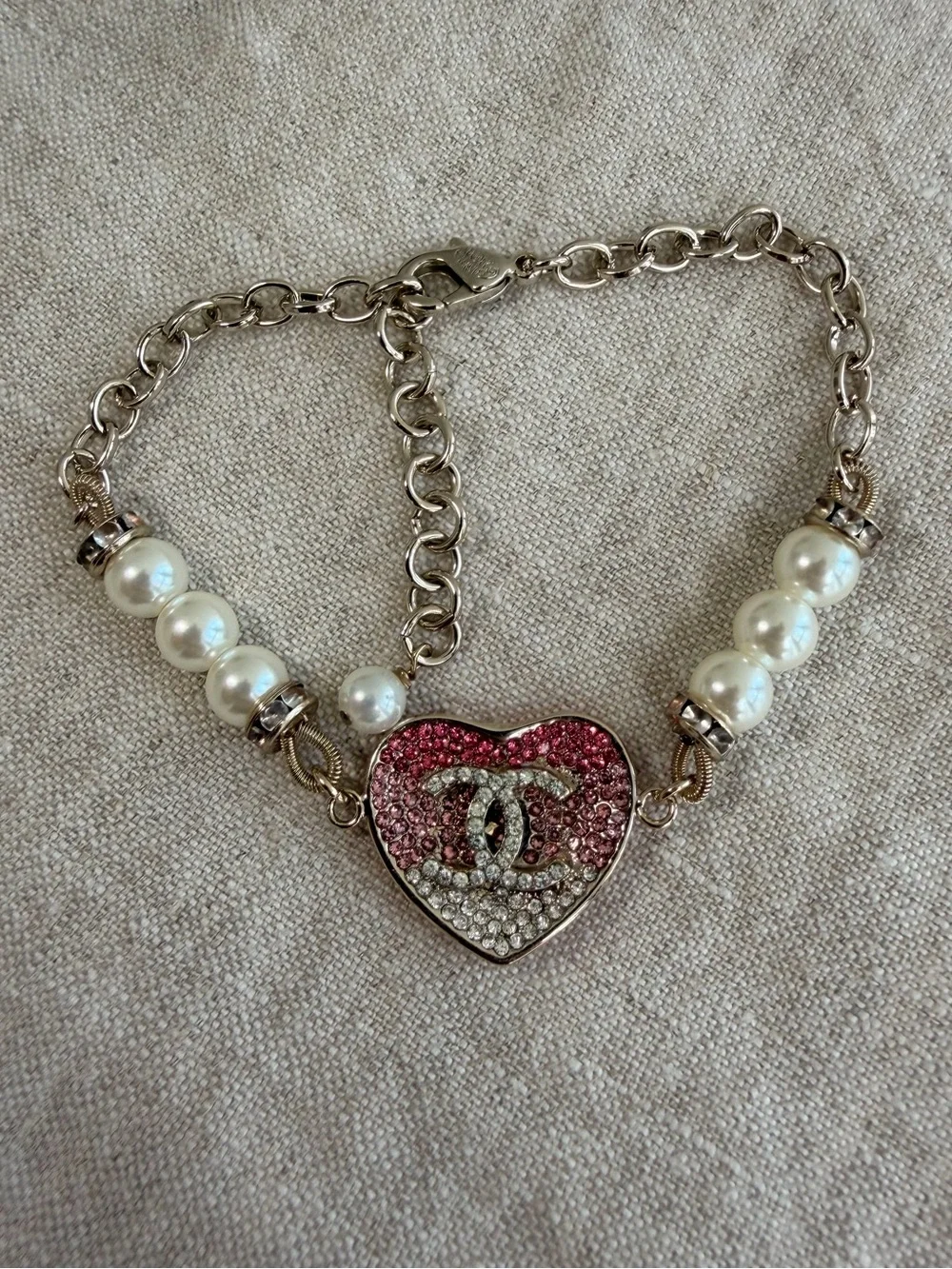 💗CHANEL Pink & White Crystal Heart Pearl Bracelet 🤍
